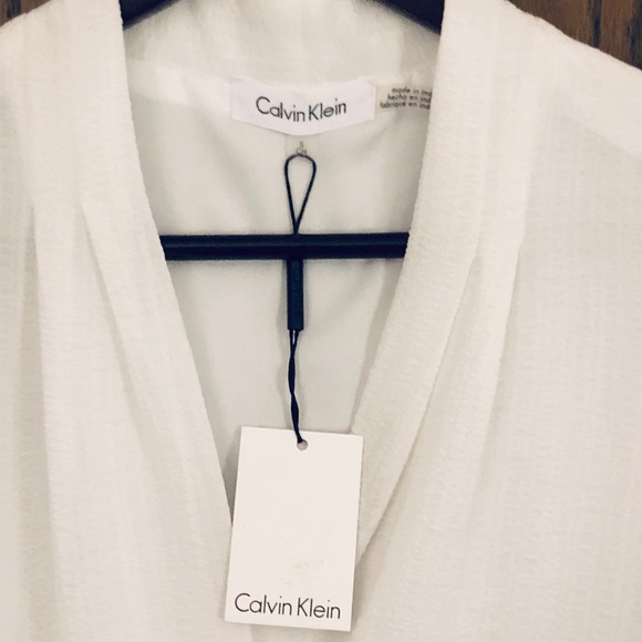NWT! Calvin Klein blouse🔥 - Picture 4 of 7